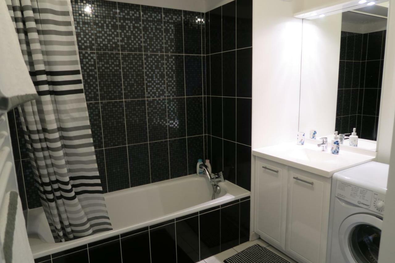 Appartement F3 Avec Parking Privee Saint-Priest  Bagian luar foto