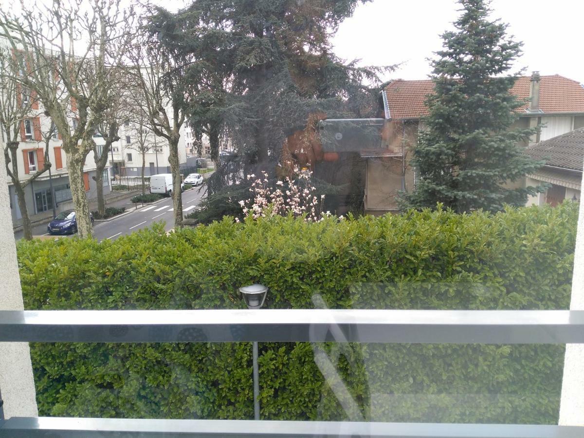 Appartement F3 Avec Parking Privee Saint-Priest  Bagian luar foto